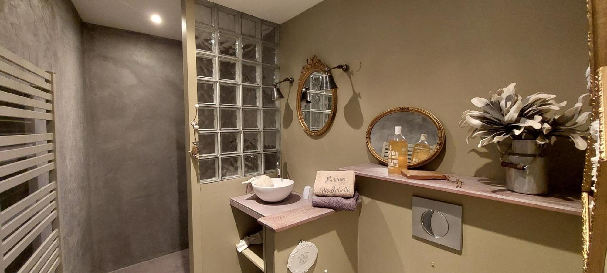ช็องบร์ โดต ลา แมซง เดอ ฌูเลียต Bed & Breakfast Valentigney ภายนอก รูปภาพ